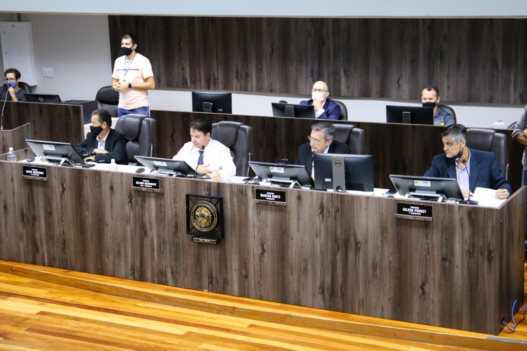 Câmara de Balneário Camboriú aprova crédito de R$ 2,6 milhões para combate à pandemia