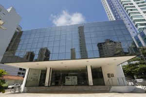 Teatro Municipal Bruno Nitz inicia temporada de espetáculos