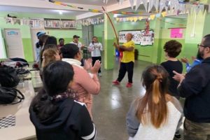 Projeto ministra aulas gratuitas de capoeira na Internet