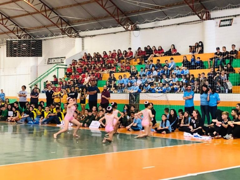 Camboriú realiza a cerimônia de abertura dos Jogos Escolares do município