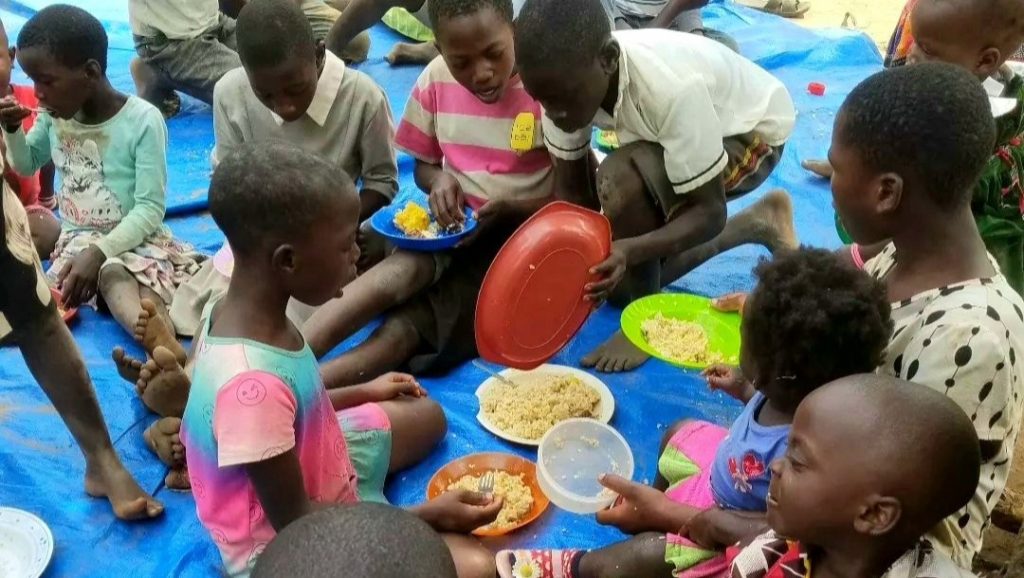 Fundação na Uganda, pede ajuda a brasileiros