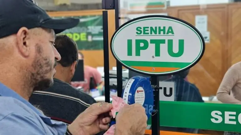 Camboriú inicia a distribuição do carnê do IPTU