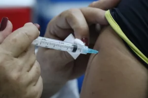 Dose de reforço contra a Covid para crianças de 3 e 4 anos passa a ser Pfizer Baby