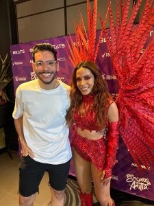 Biel Carboni conversa com Anitta no seu Ensaio em Florianópolis