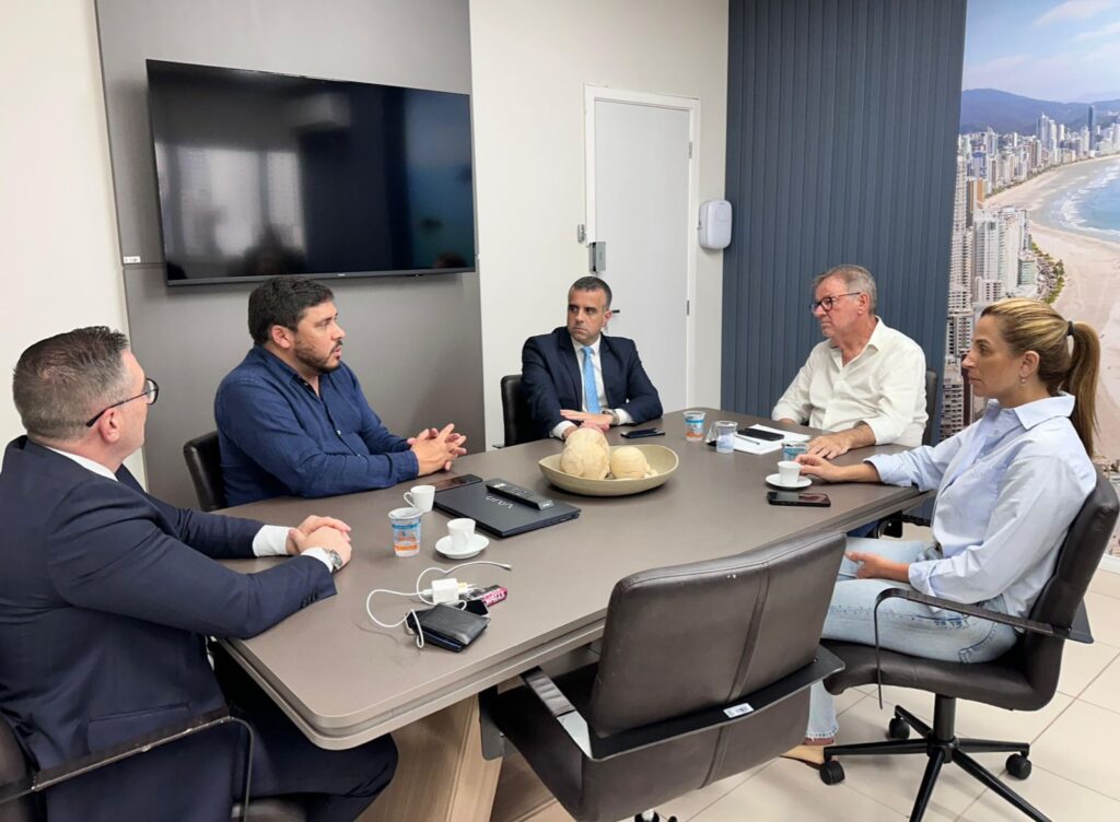 Juliana Pavan avança na transição com reuniões estratégicas na prefeitura
