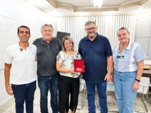 Camboriú recebe Medalha de Ouro do Selo Nacional Compromisso com a Alfabetização