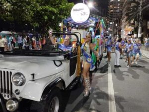 Charangas levam música e tradição ao Carnaval de rua de BC