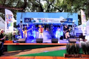 Eventos celebram os 141 anos de Camboriú com casamento coletivo, feira cultural, passeio ciclístico e shows