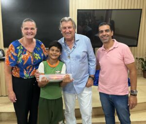 Secretaria de Educação de Camboriú realiza entrega de materiais escolares na Escola Vergílio Rodrigues Pereira