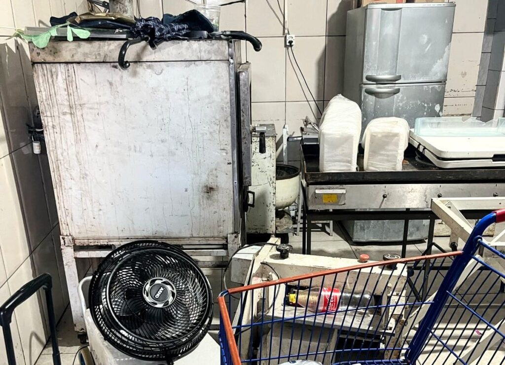 Vigilância Sanitária interdita fábrica clandestina de pizzas no Monte Alegre