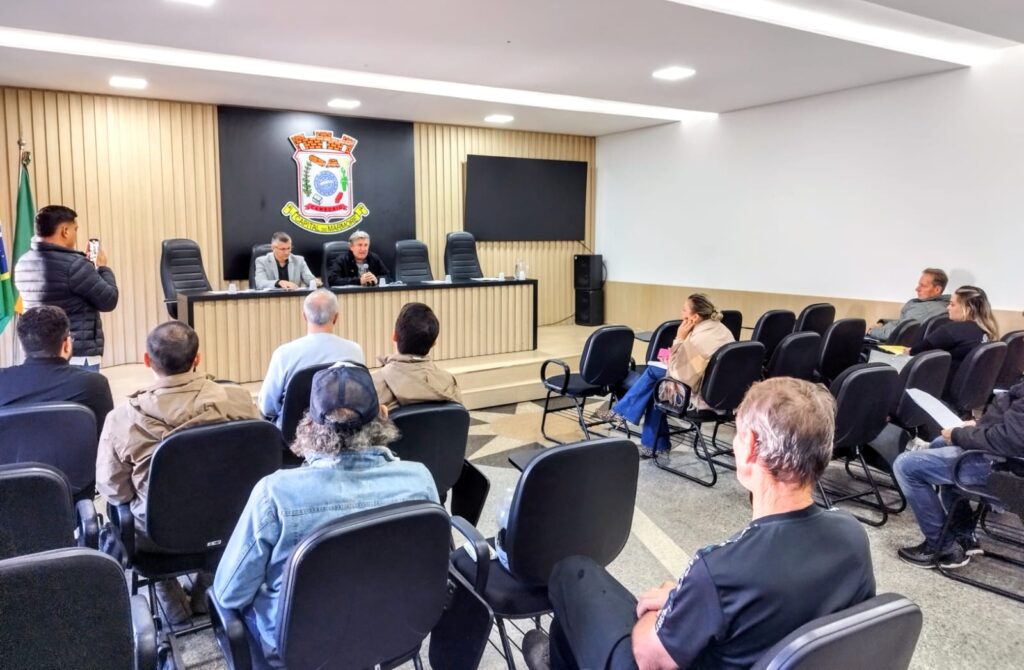 Prefeitura de Camboriú discute regulamentação da reciclagem em reunião com comerciantes do setor
