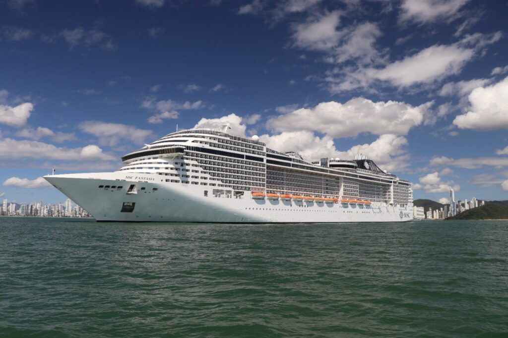 Temporada de cruzeiros começa nesta quinta-feira em Balneário Camboriú