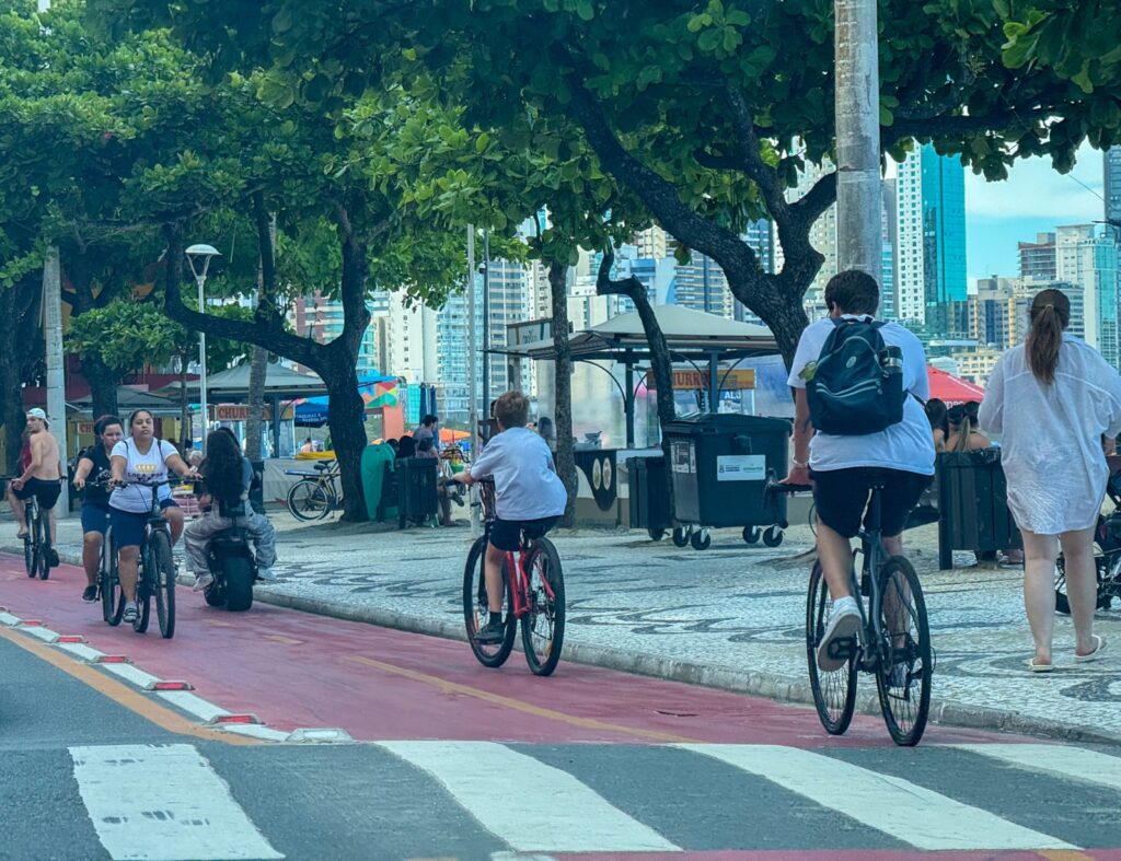 Balneário Camboriú reforça regras de convivência no trânsito para ciclistas