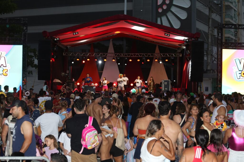 Viva Folia BC 2026 transforma a segunda-feira de Carnaval em festa para toda a família