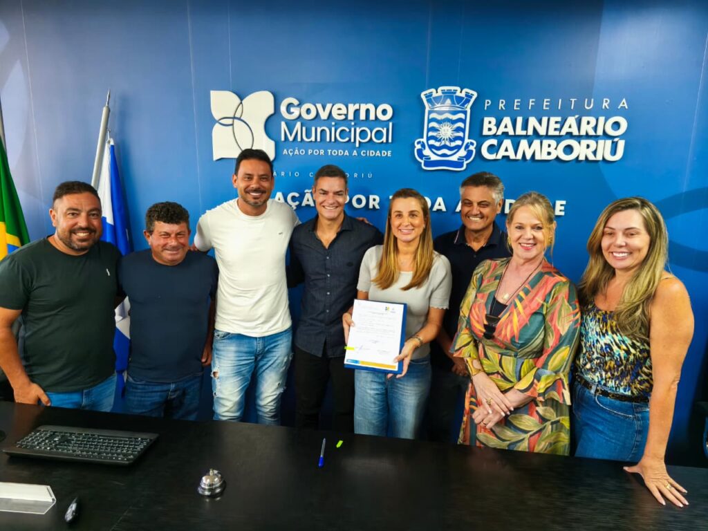 Assinada ordem de serviço para implantação e ampliação da rede de iluminação viária da Rua Emanoel Pereira