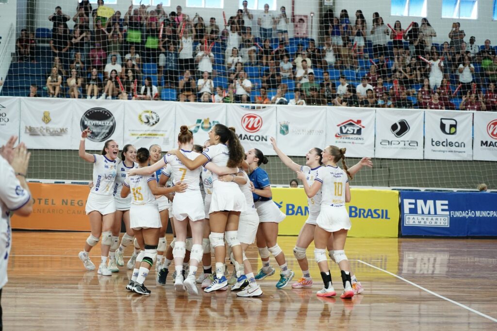 Balneário Camboriú conquista título do Campeonato Brasileiro Interclubes de Voleibol