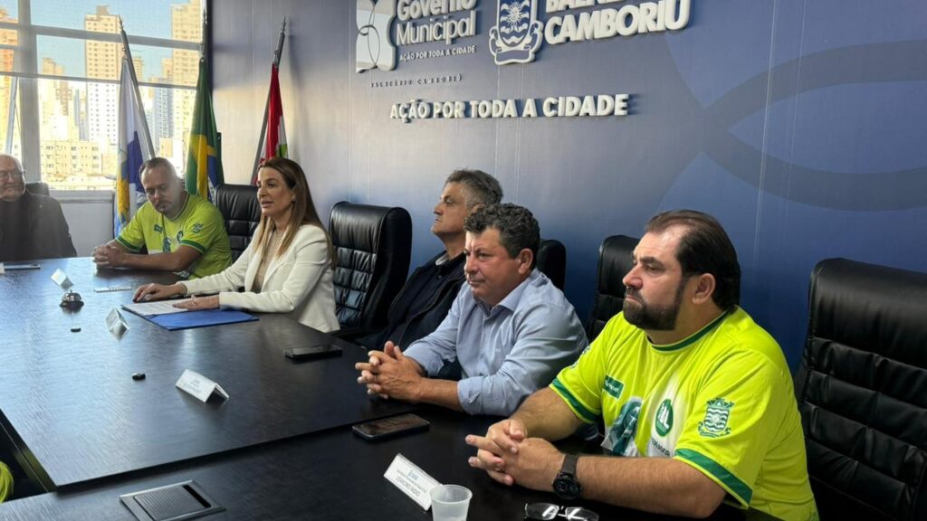 Sancionada lei que regulamenta o comércio ambulante em Balneário Camboriú