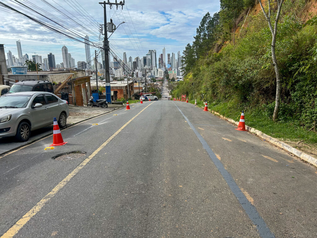 Rua México opera com nova configuração viária em Balneário Camboriú