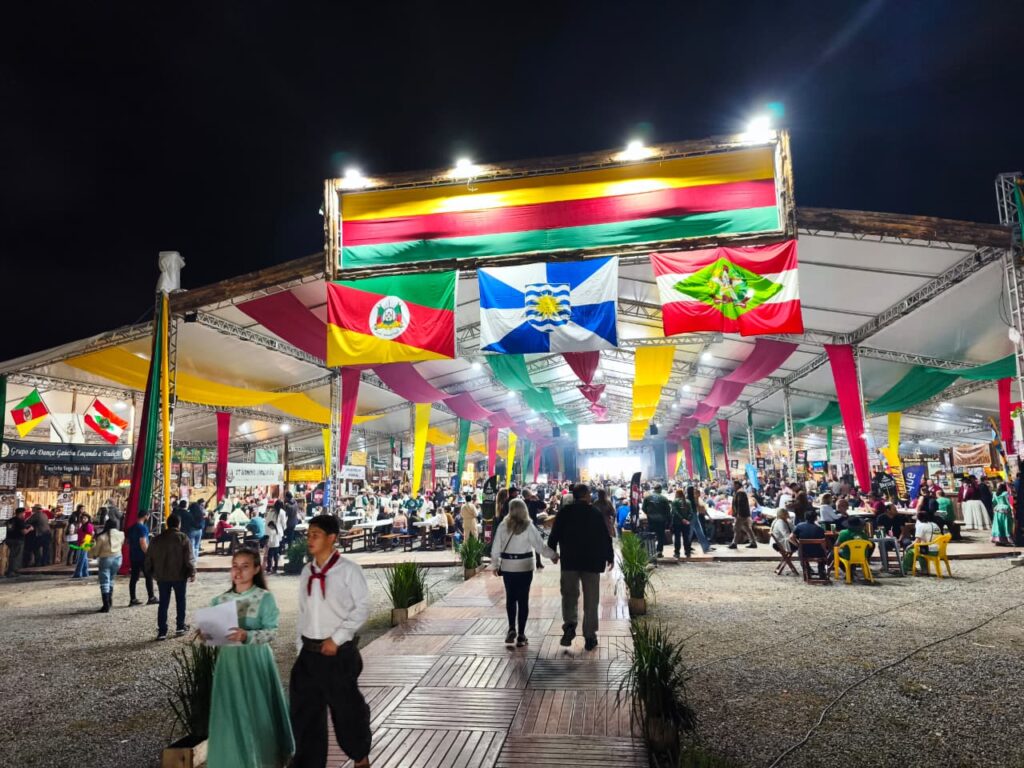 Mais de 120 mil pessoas prestigiaram o 14° Acampamento Farroupilha em Balneário Camboriú